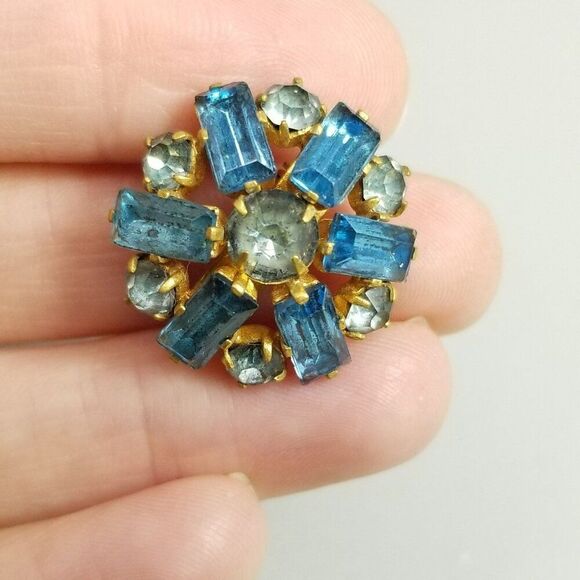 Vintage Little Blue Rhinestone Cluster Brooch, Starburst Radiant Snowflake - Picture 1 of 6